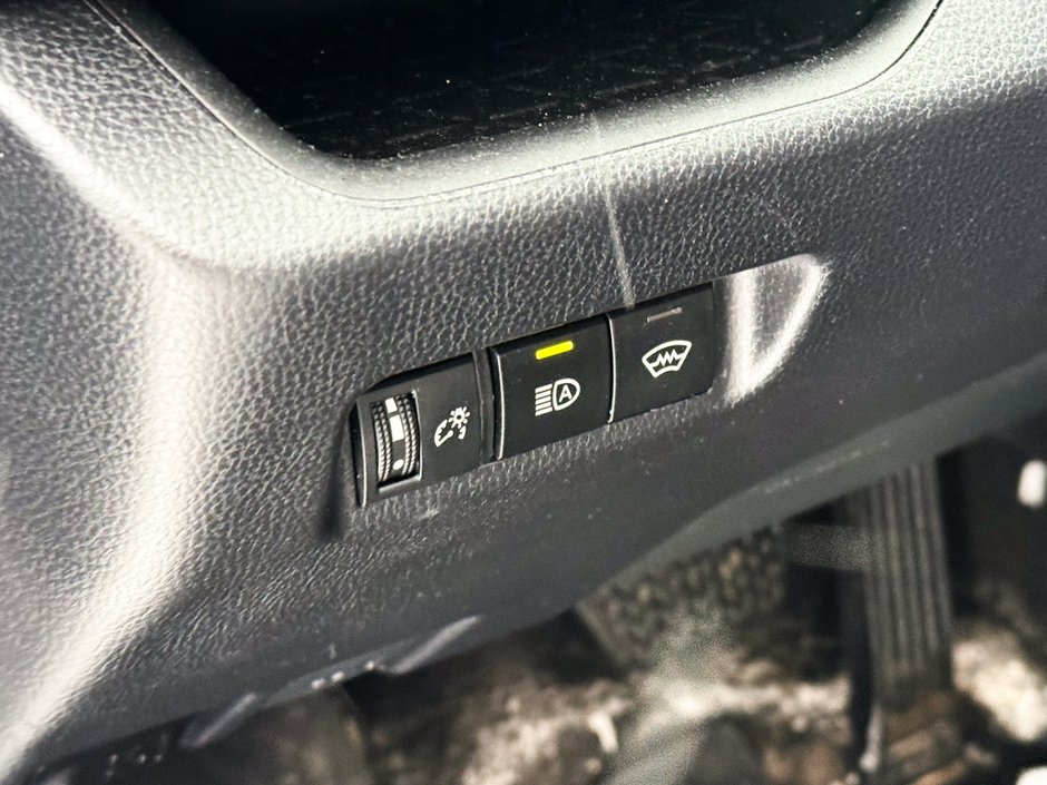 2023 Toyota RAV4 LE-22