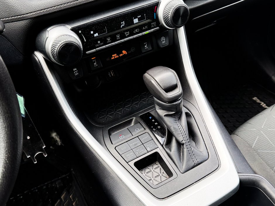 2023 Toyota RAV4 LE-16