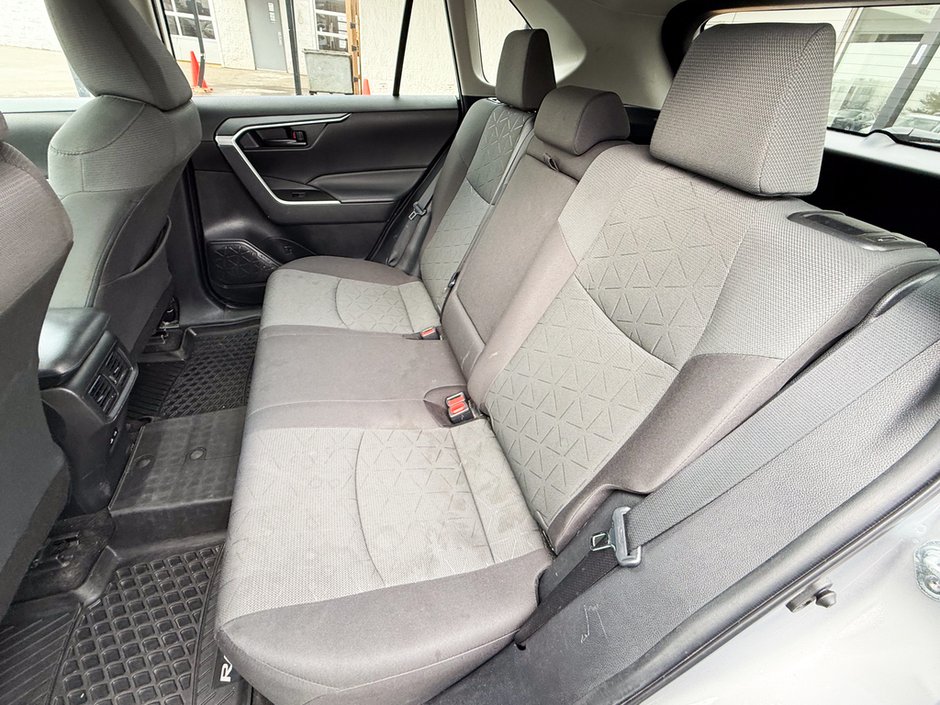 2023 Toyota RAV4 LE-12