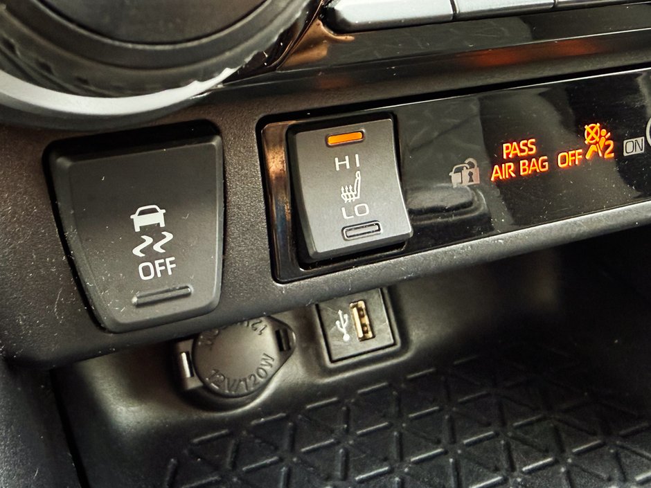 2023 Toyota RAV4 LE-24