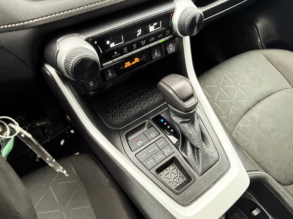 2023 Toyota RAV4 LE-20