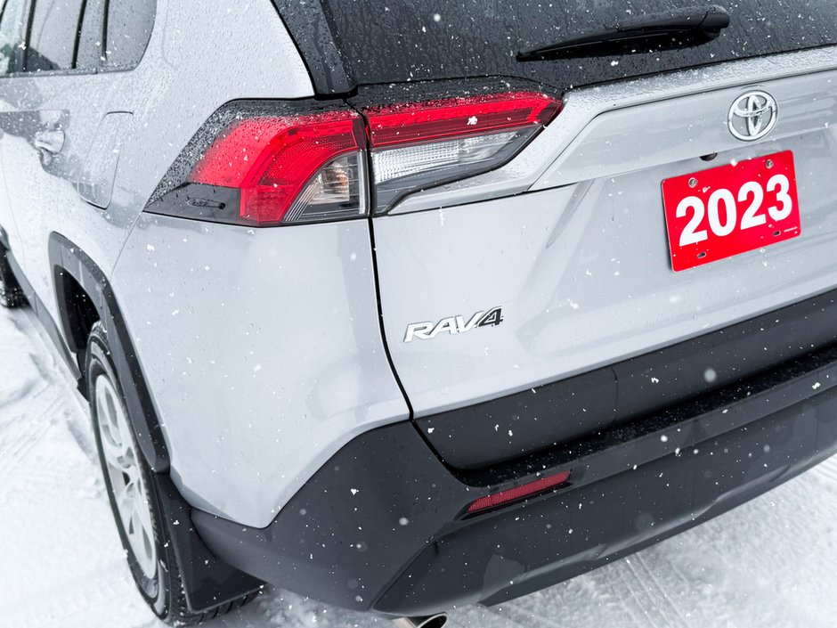 2023 Toyota RAV4 LE-11