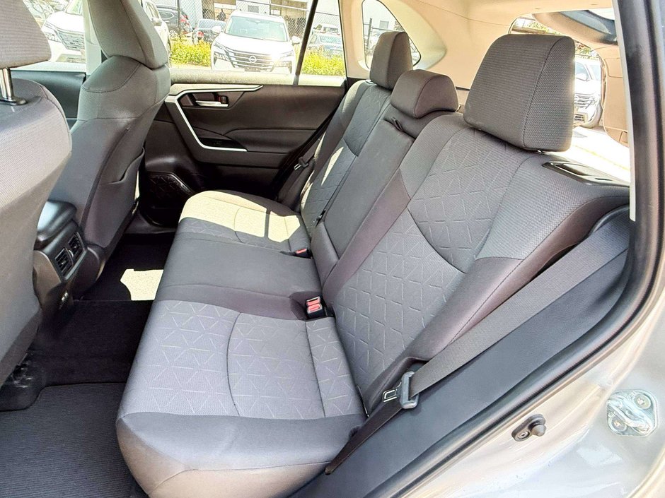 2023 Toyota RAV4 XLE-16