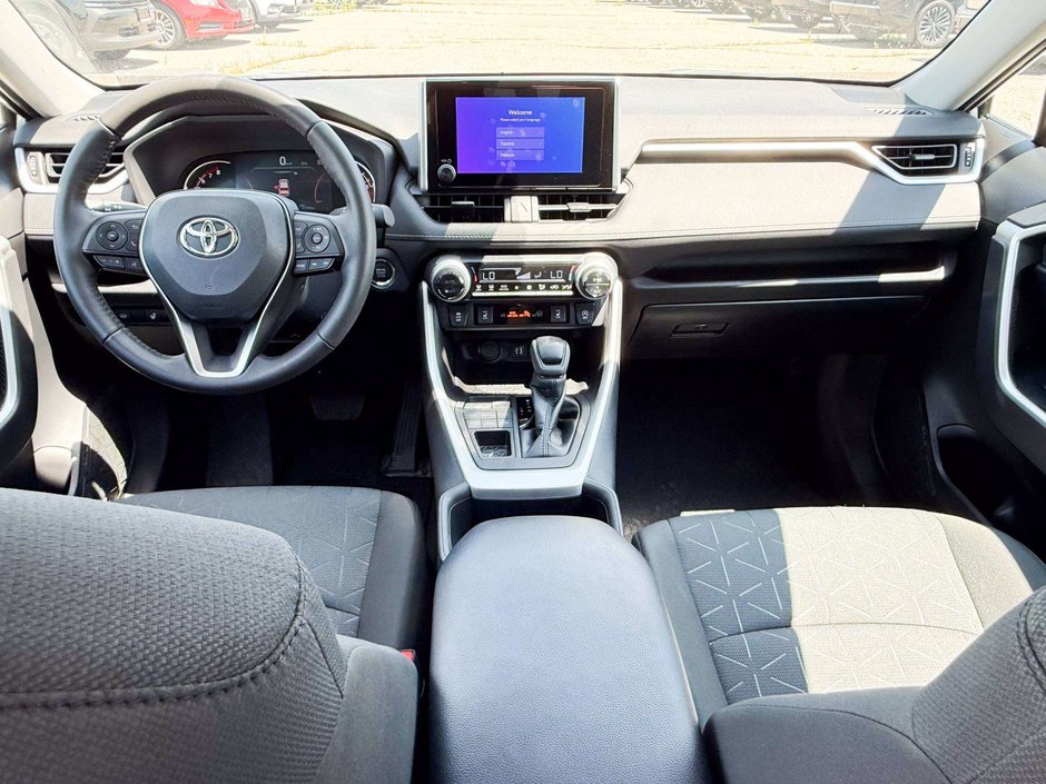2023 Toyota RAV4 XLE-17