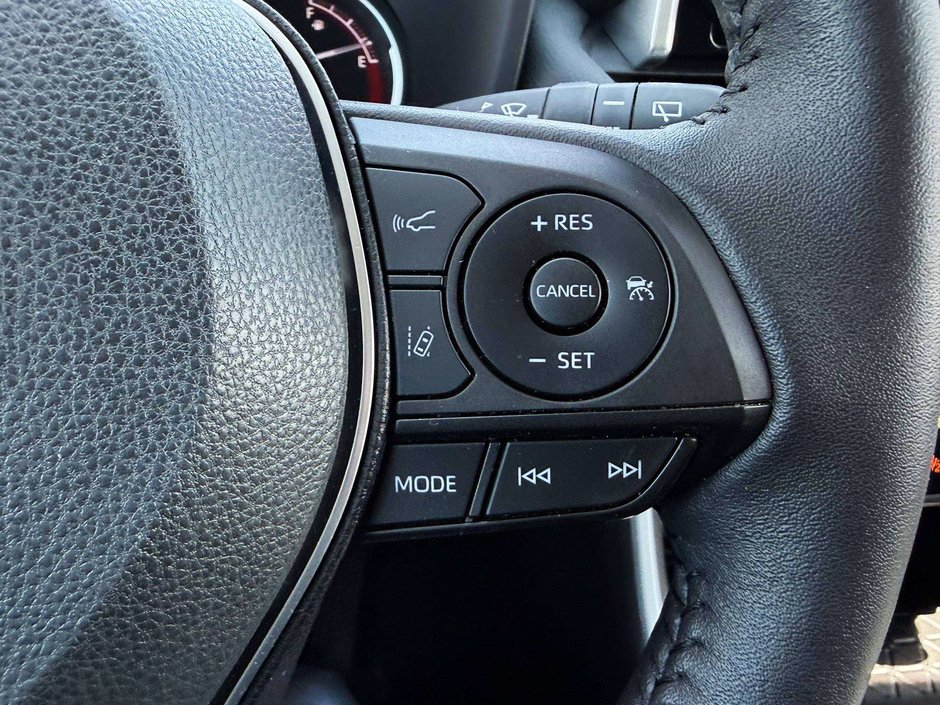 2023 Toyota RAV4 XLE-26