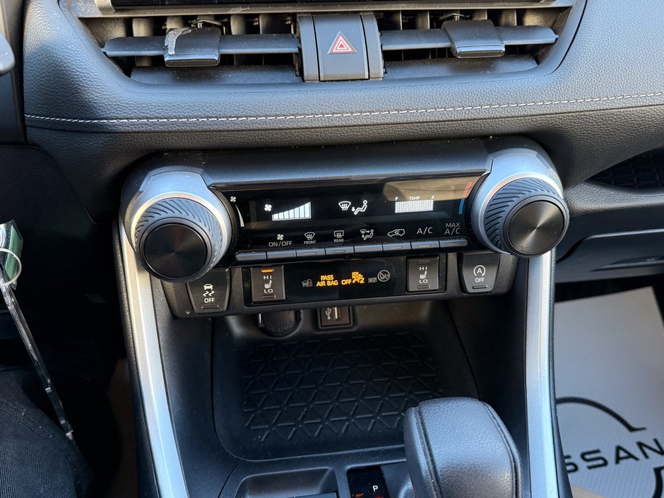 2024 Toyota RAV4 LE-24