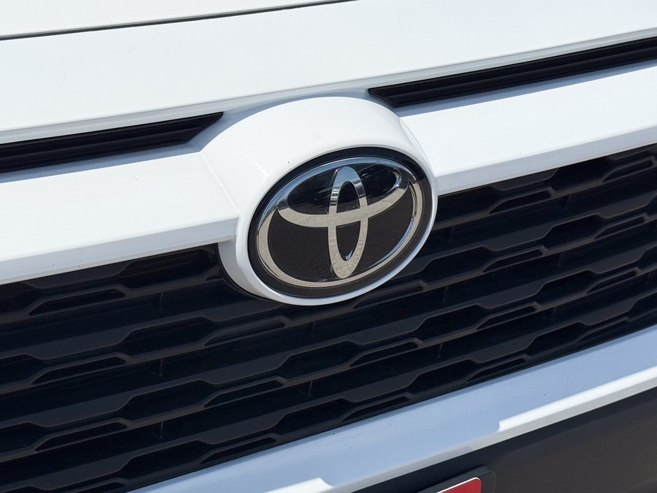 2025 Toyota RAV4 LE-9