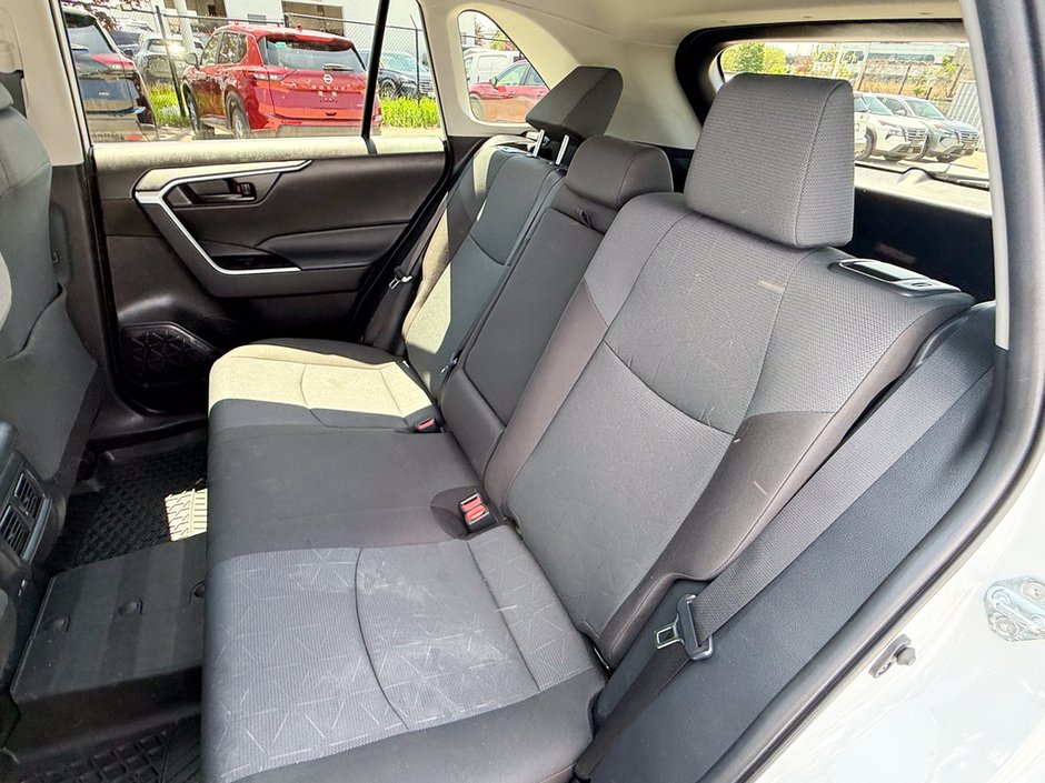 2025 Toyota RAV4 LE-14