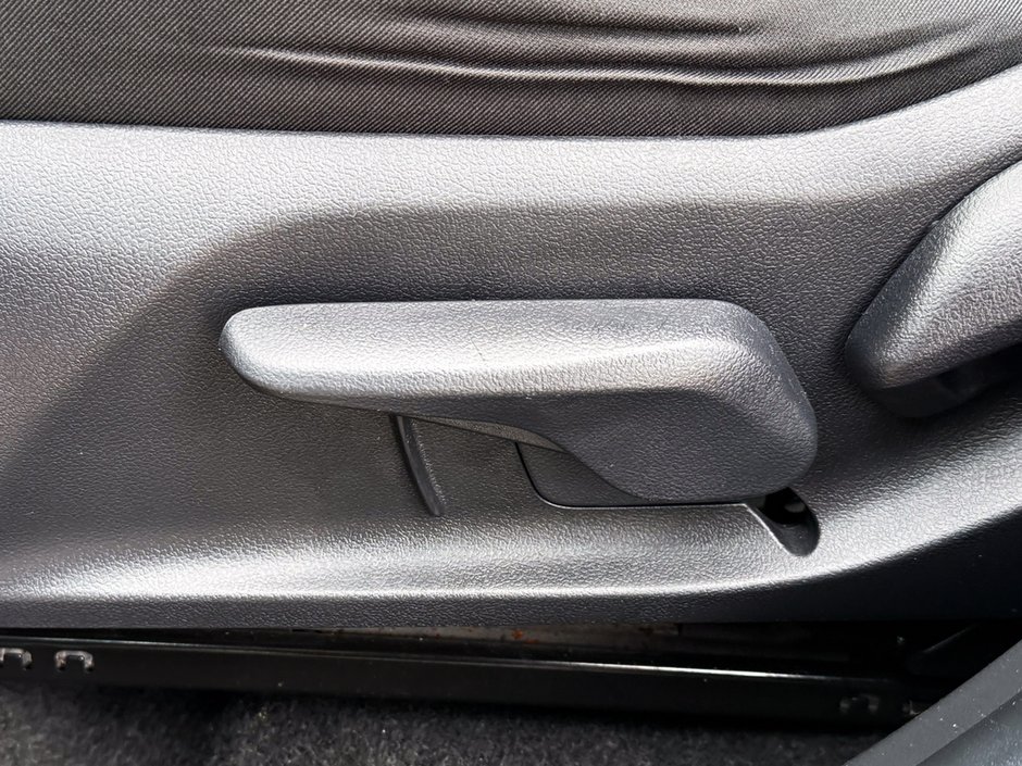 2025 Toyota RAV4 LE-20