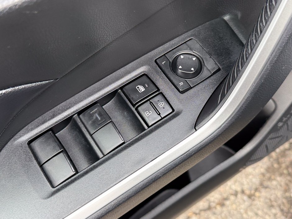 2025 Toyota RAV4 LE-19