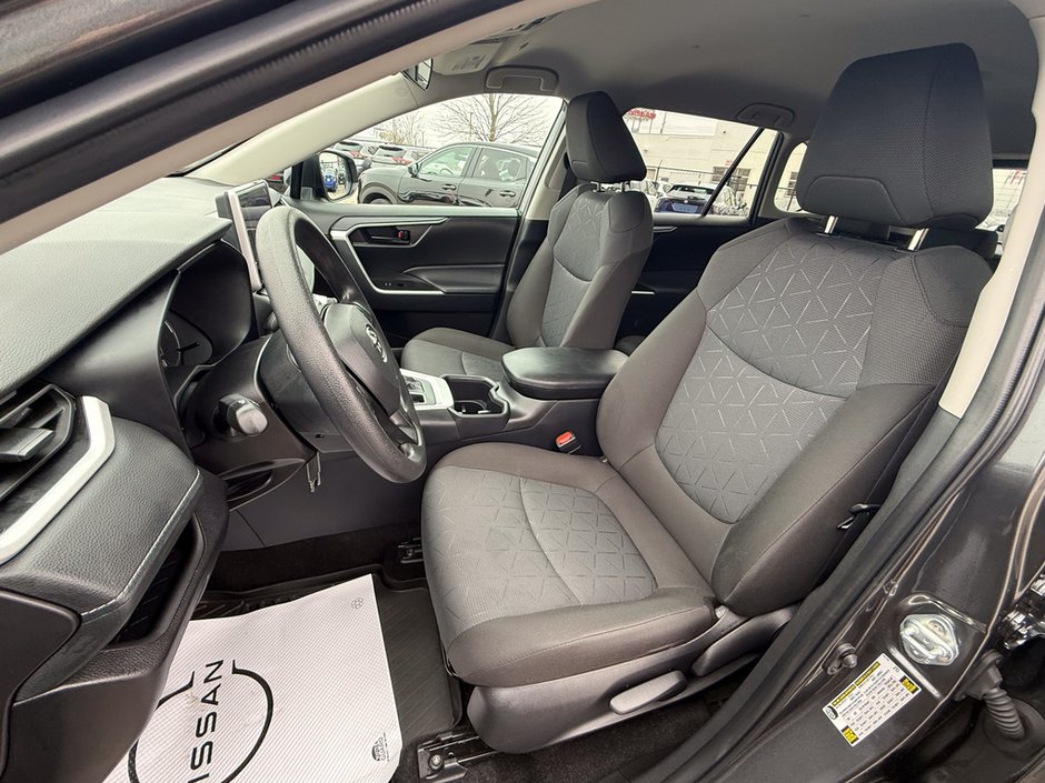 2025 Toyota RAV4 LE-23