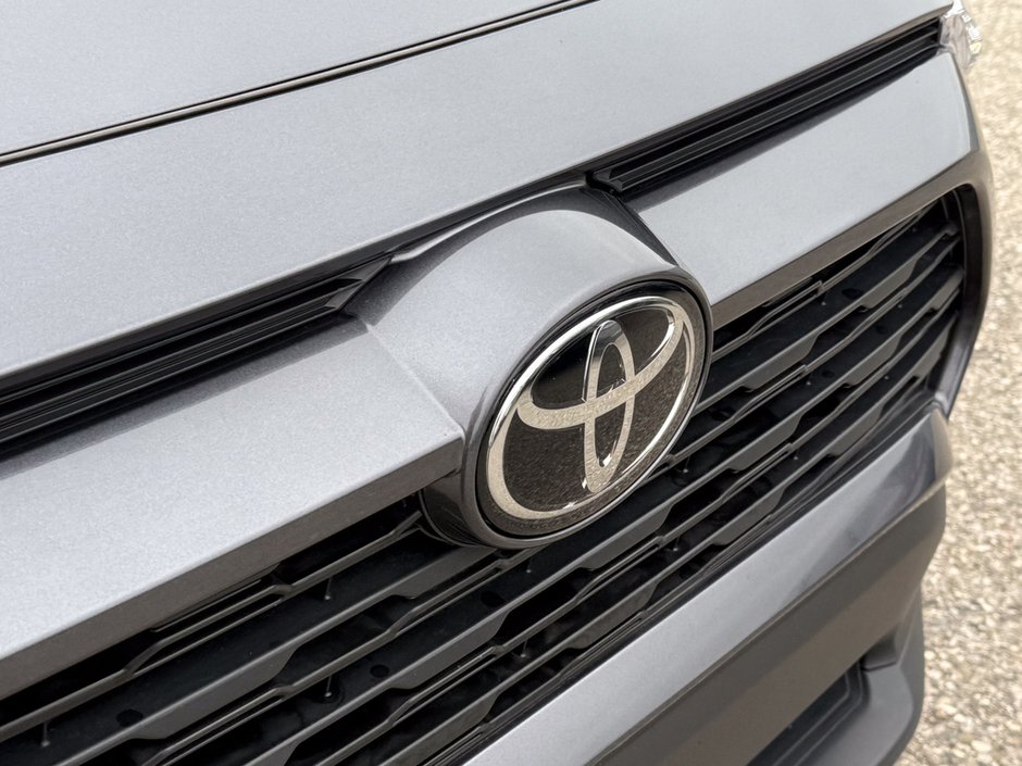 2025 Toyota RAV4 LE-9