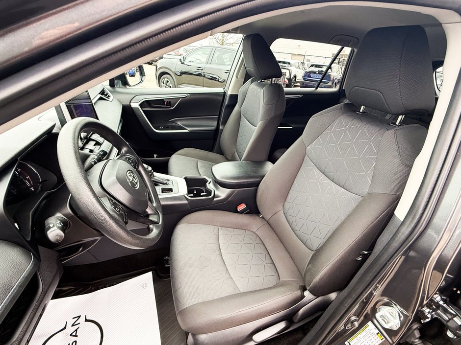 2025 Toyota RAV4 LE-22