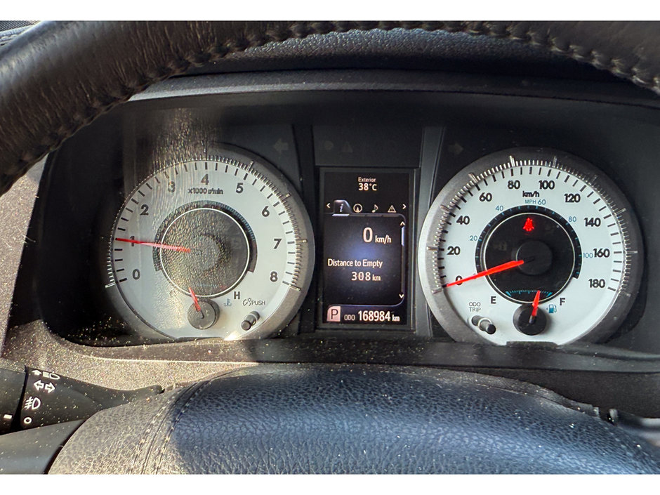 2017 Toyota Sienna SE-23