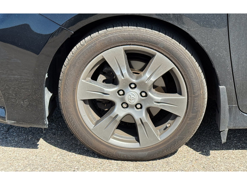 2017 Toyota Sienna SE-10