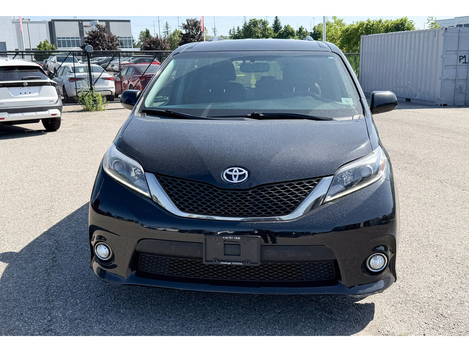2017 Toyota Sienna SE-2