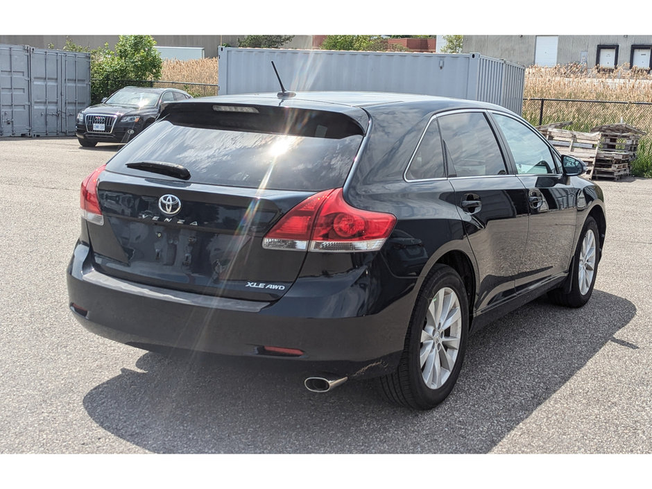 2015 Toyota Venza XLE-8