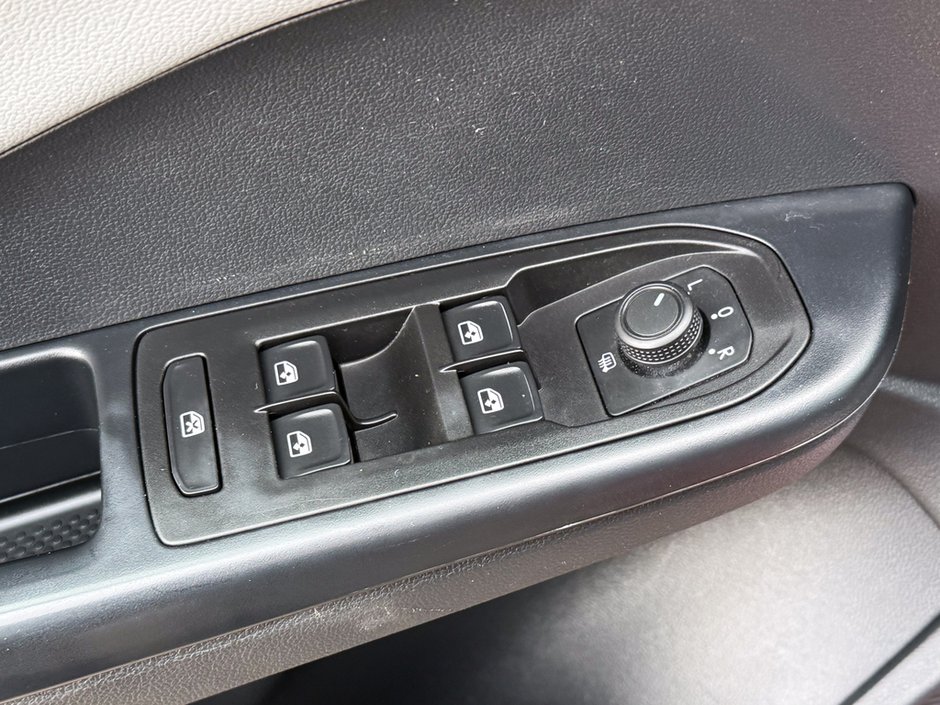 2023 Volkswagen Taos Comfortline-15