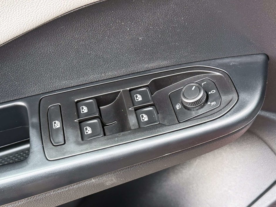 2023 Volkswagen Taos Comfortline-15