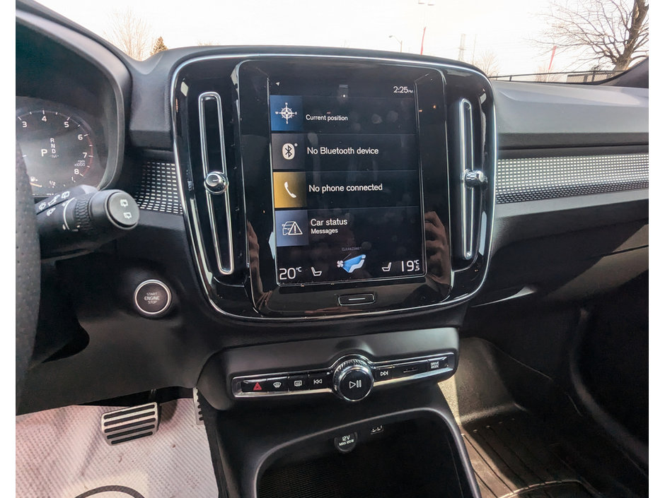 2021 Volvo XC40 R-Design-20
