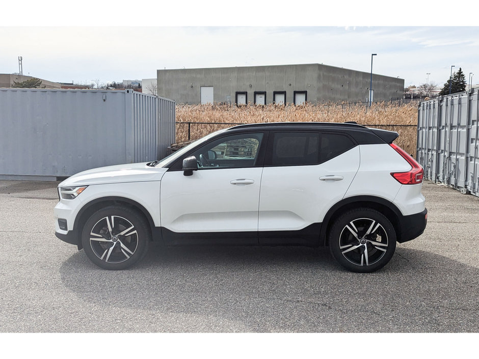 2021 Volvo XC40 R-Design-4