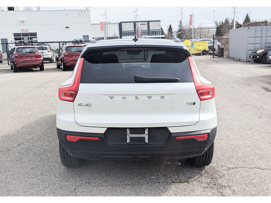 2021 Volvo XC40 R-Design-6