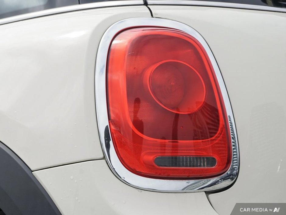 2016 MINI Cooper Hardtop LOW KMS + AUTO-9