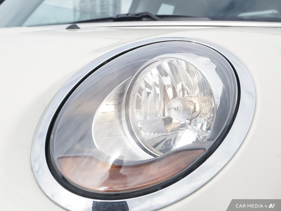 2016 MINI Cooper Hardtop LOW KMS + AUTO-8