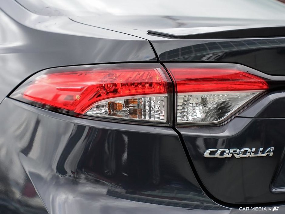 2023 Toyota Corolla SE AWD + LOW KMS-26
