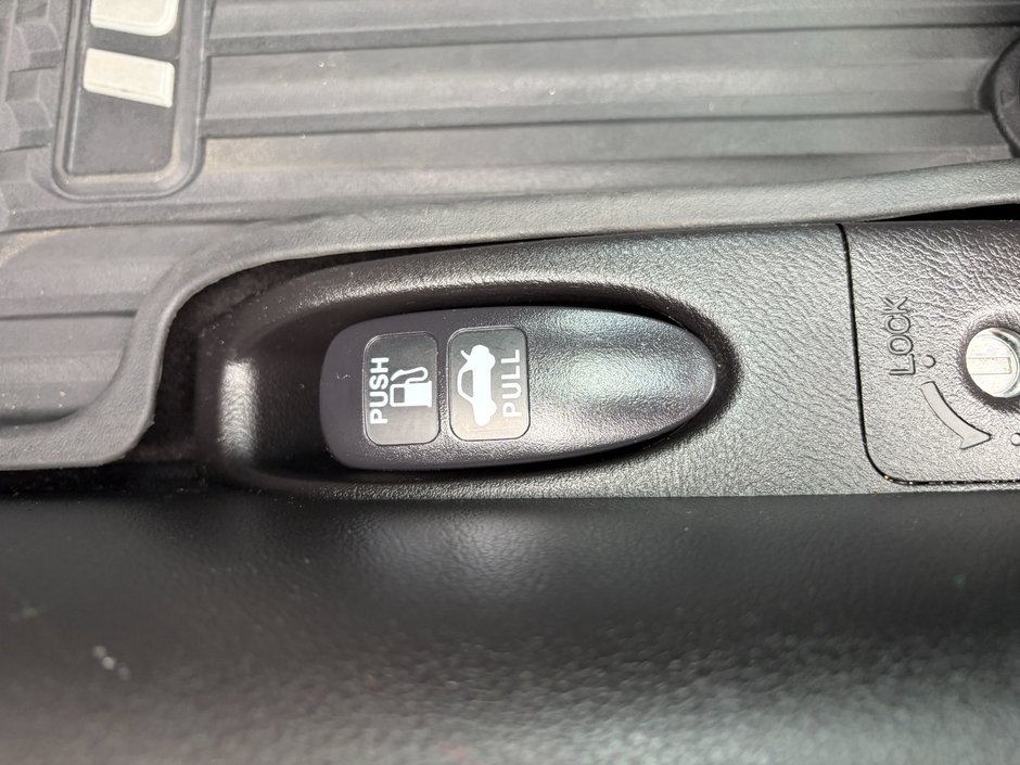 2015 Acura ILX Tech at-20