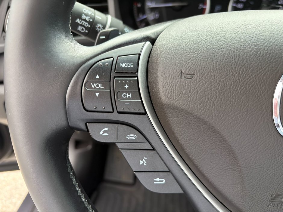 2015 Acura ILX Tech at-23