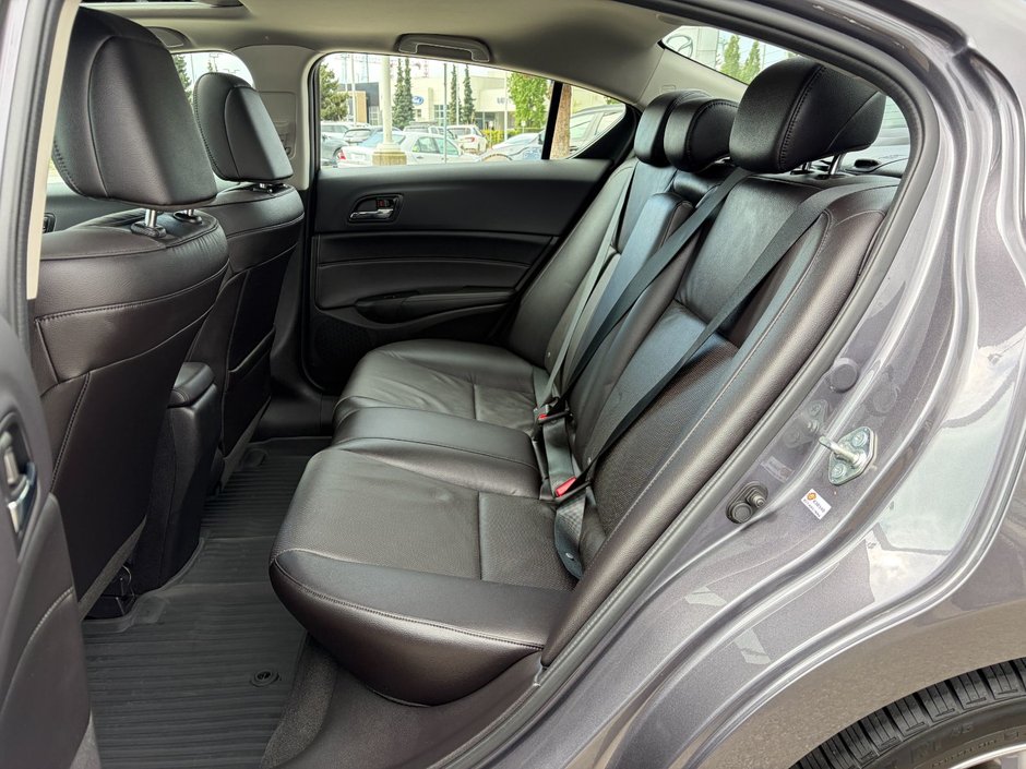 2015 Acura ILX Tech at-11