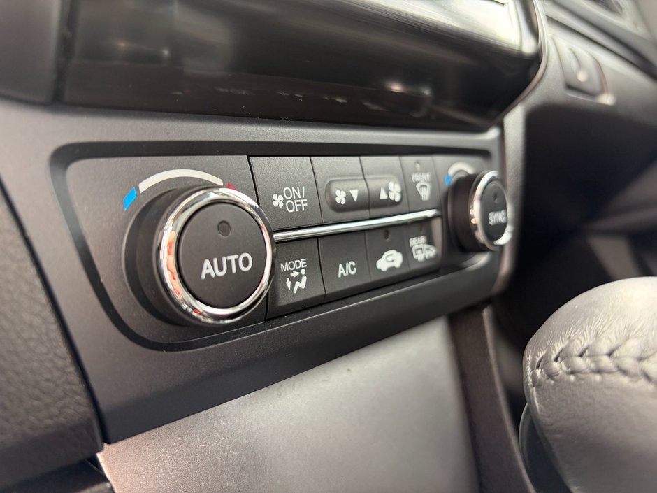 2015 Acura ILX Tech at-28