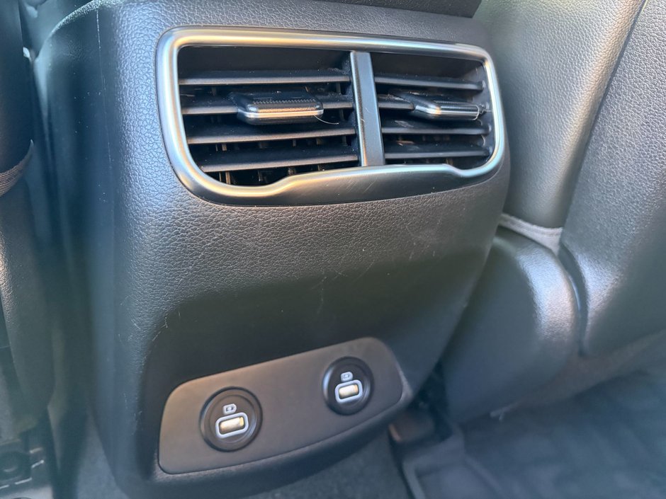 2022 Hyundai Santa Fe Preferred Trend AWD 2.5L-10