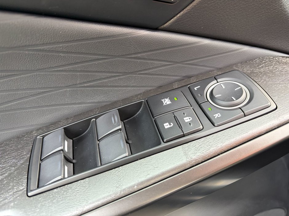 2022 Lexus IS 350 AWD-14