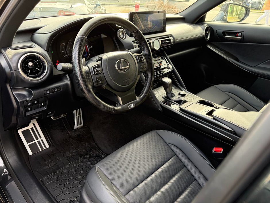 2022 Lexus IS 350 AWD-10
