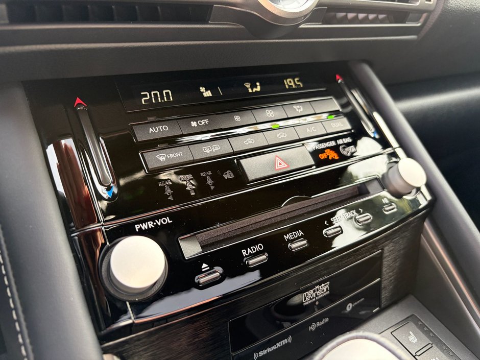 2022 Lexus IS 350 AWD-19