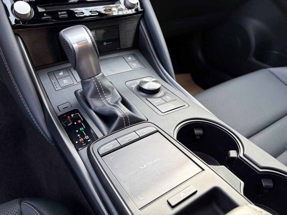 2022 Lexus IS 350 AWD-18