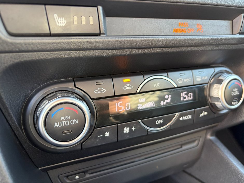 2014 Mazda 3 Sport GT-SKY at-16