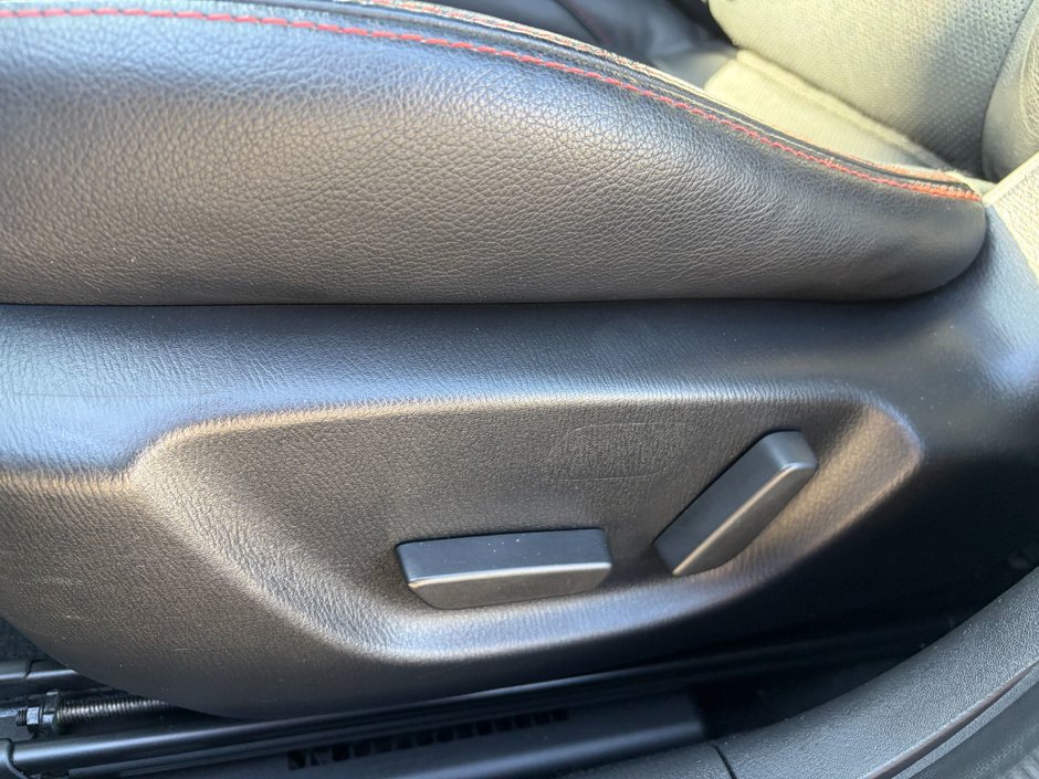 2014 Mazda 3 Sport GT-SKY at-12