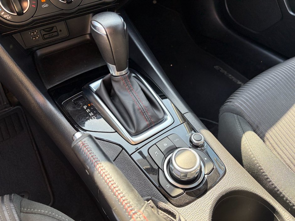 2016 Mazda 3 Sport GS at-24