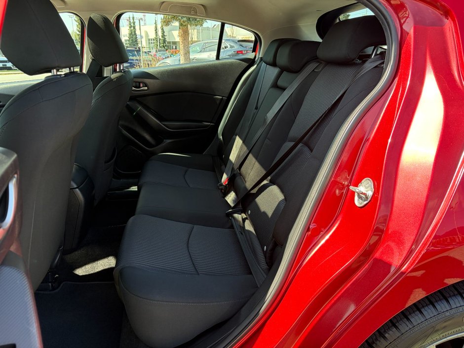 2016 Mazda 3 Sport GS at-12
