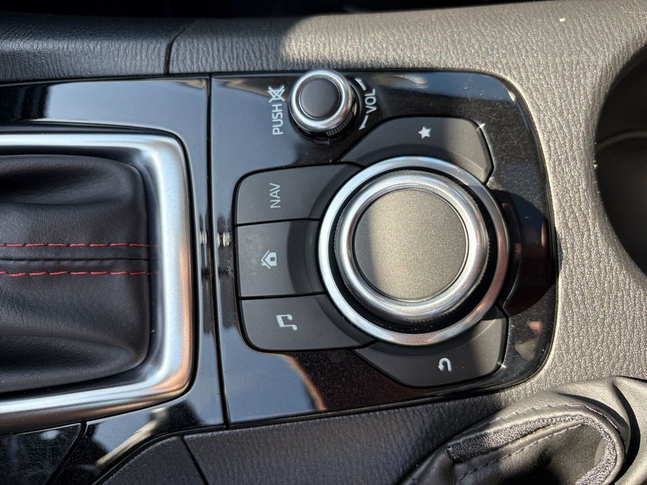 2016 Mazda 3 Sport GS at-25