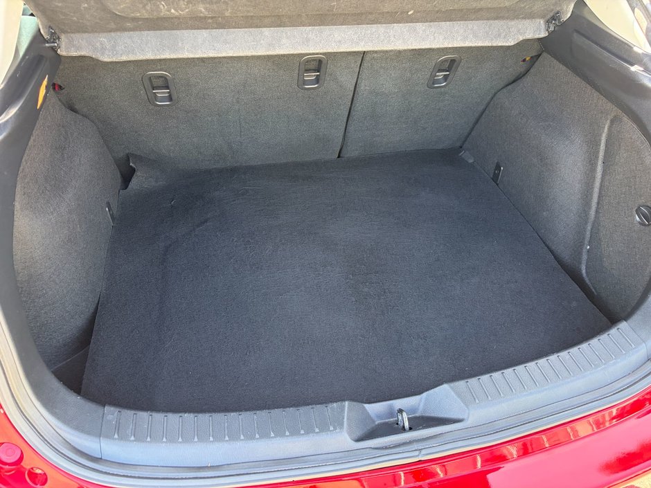 2016 Mazda 3 Sport GS at-10