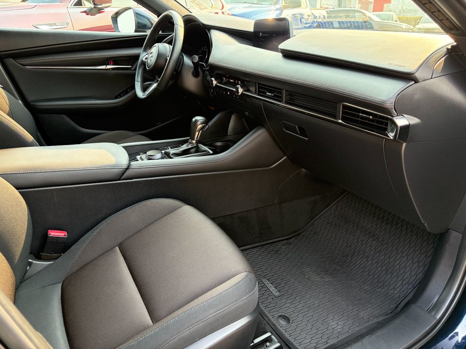 2019 Mazda 3 Sport GS at-11