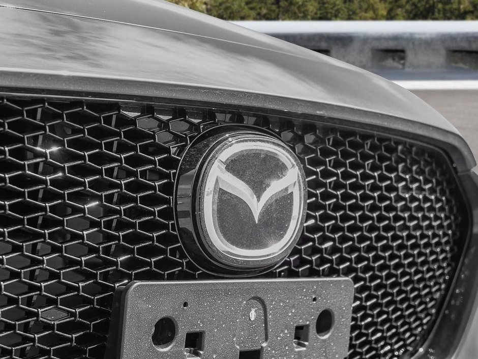 2025 Mazda 3 Sport GS-8
