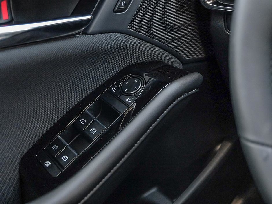 2025 Mazda 3 Sport GS-15