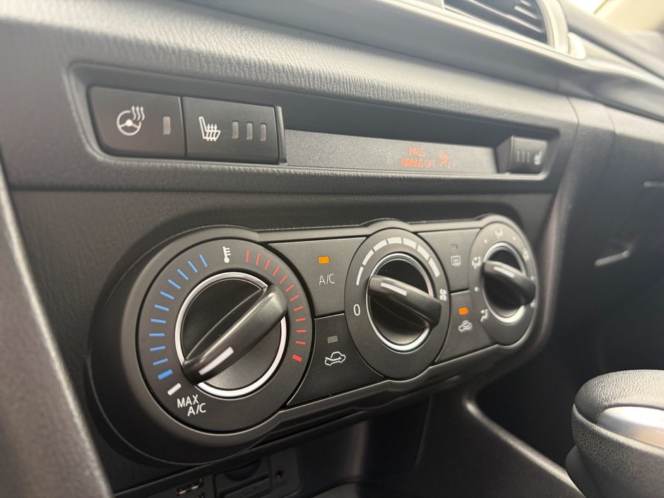 2017 Mazda 3 GS at-24