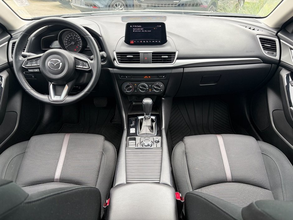 2017 Mazda 3 GS at-12
