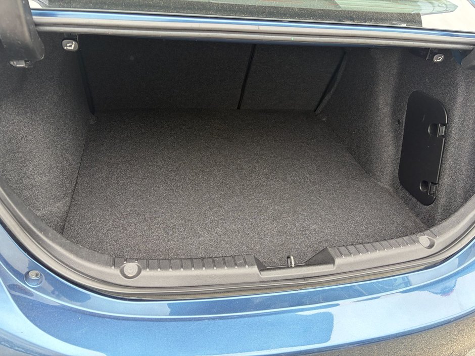 2017 Mazda 3 GS at-8